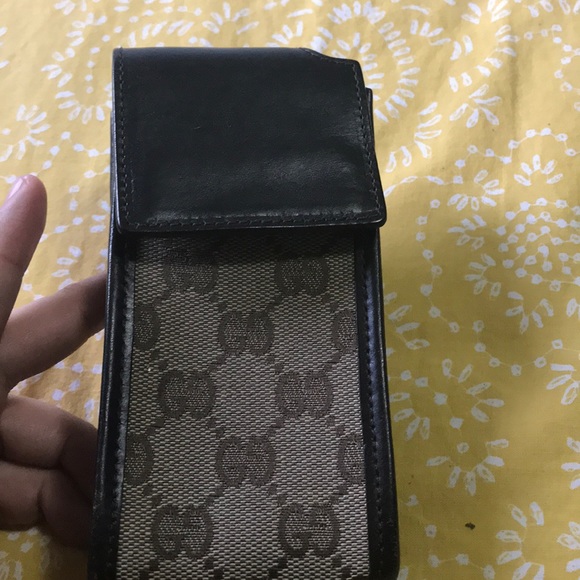 Authentic Gucci Flip Phone Case - Picture 1 of 4
